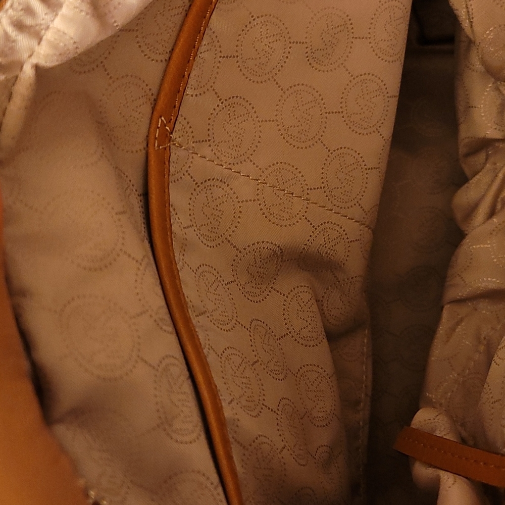 Authentic. Vintage. MICHAEL Michael Kors Brown Distressed Leather Bag - Picture 12 of 14